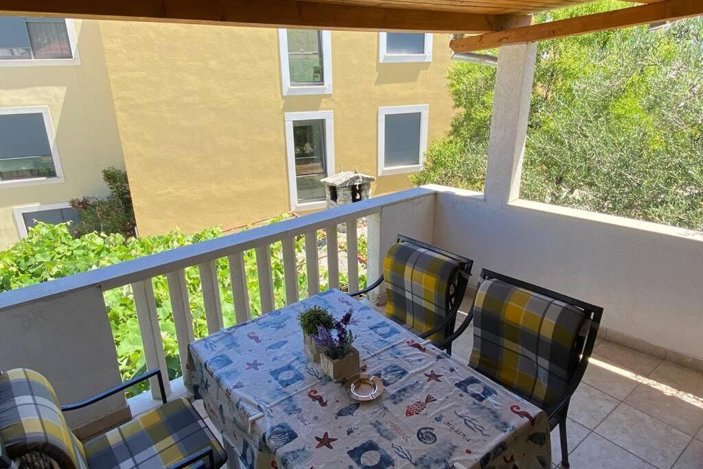 Apartman Toma Apartment Slatine Exterior foto